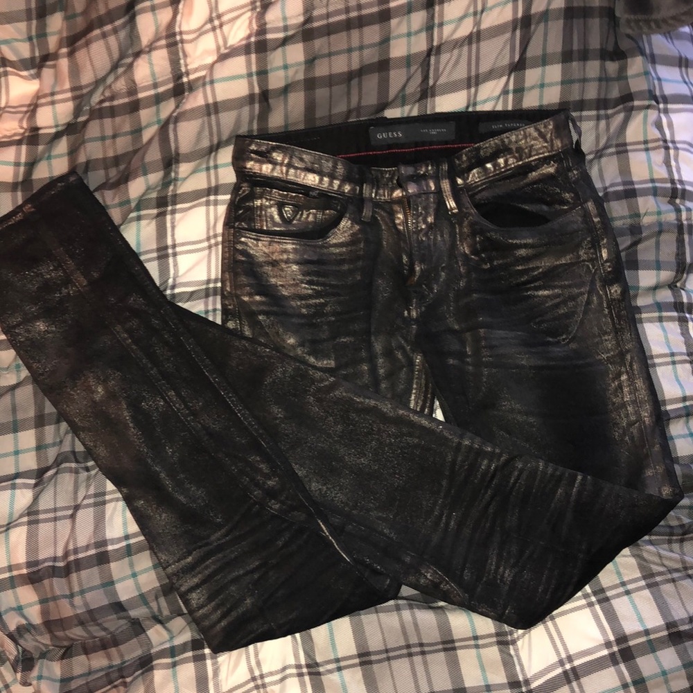 Sleek, shiny men’s jeans by Guess